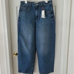 BDG Logan Boyfriend Mid Rise Loose Boyfriend Back Buckle Jeans Size 30